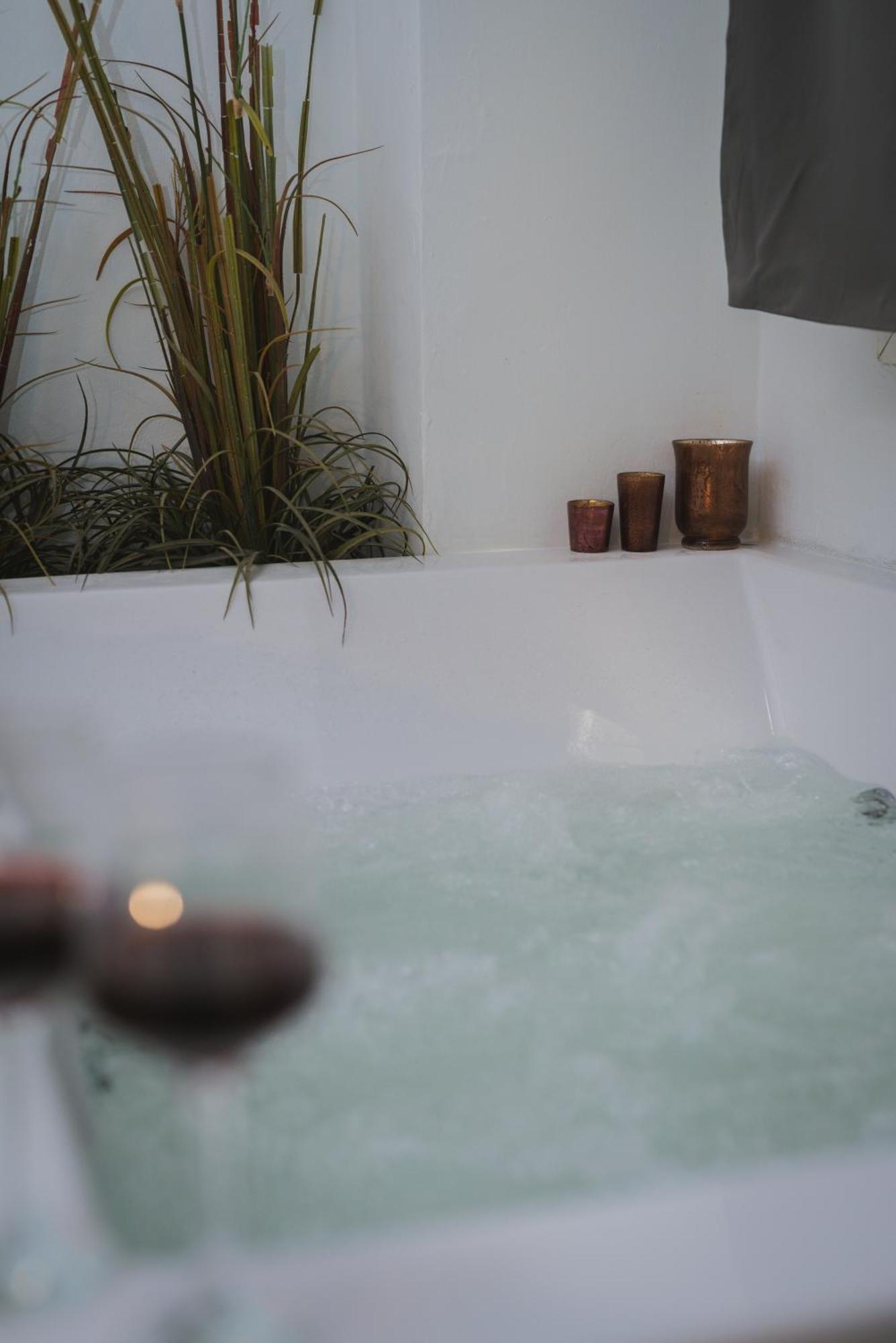 Stylish Apt W Jacuzzi, 5 Min To White Tower Selanik Dış mekan fotoğraf